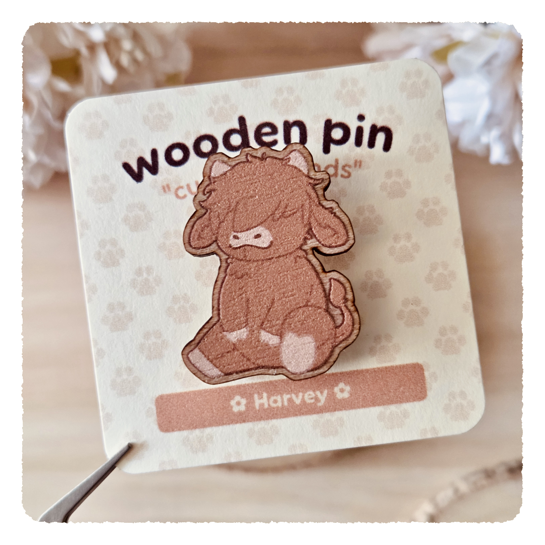 wooden pin - Cuddly Friends I Harvey