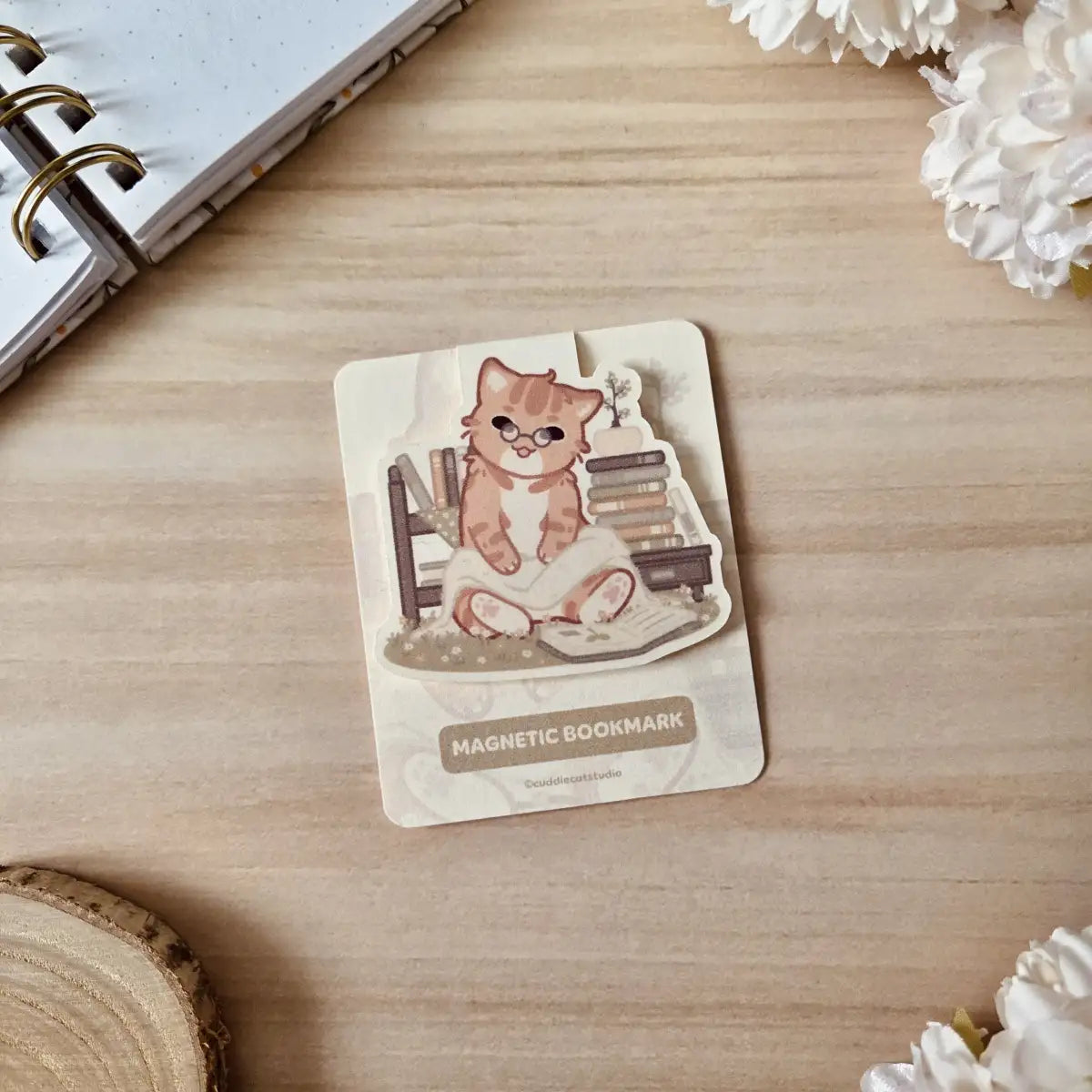 Magnetisches Lesezeichen - Life is better with a book