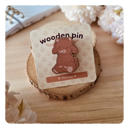 wooden pin - Cuddly Friends I Harvey